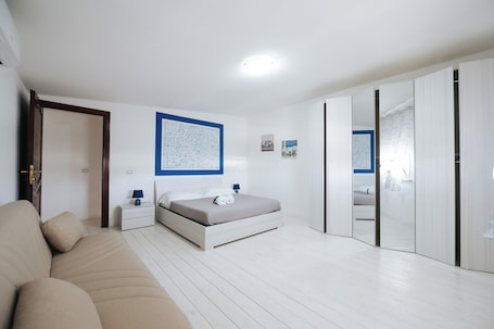 Deluxe Apartment | 1 bedroom, premium bedding, down comforters, individually decorated