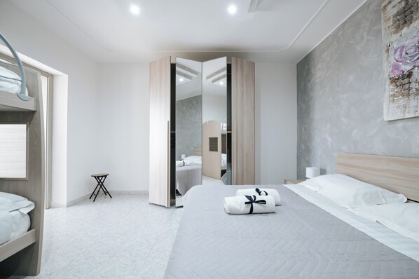 Deluxe fyrbÀddsrum | SÀngtillbehör av högsta kvalitet, duntÀcken och individuell inredning