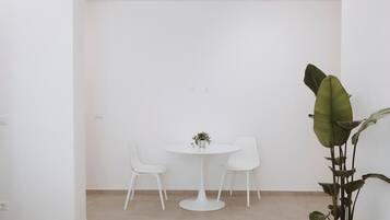 Apartment | Premium bedding, down comforters, individually decorated