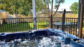 Bain à remous extérieur