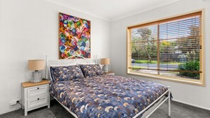 5 Schlafzimmer, Bügeleisen/Bügelbrett, Reisekinderbett, Internetzugang