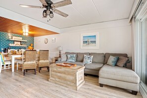 Smart TV - Direct Oceanfront Condo with Pool 68th St. with POOL (Ocean City)