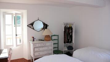2 chambres, fer et planche à repasser, lit parapluie, Wi-Fi gratuit