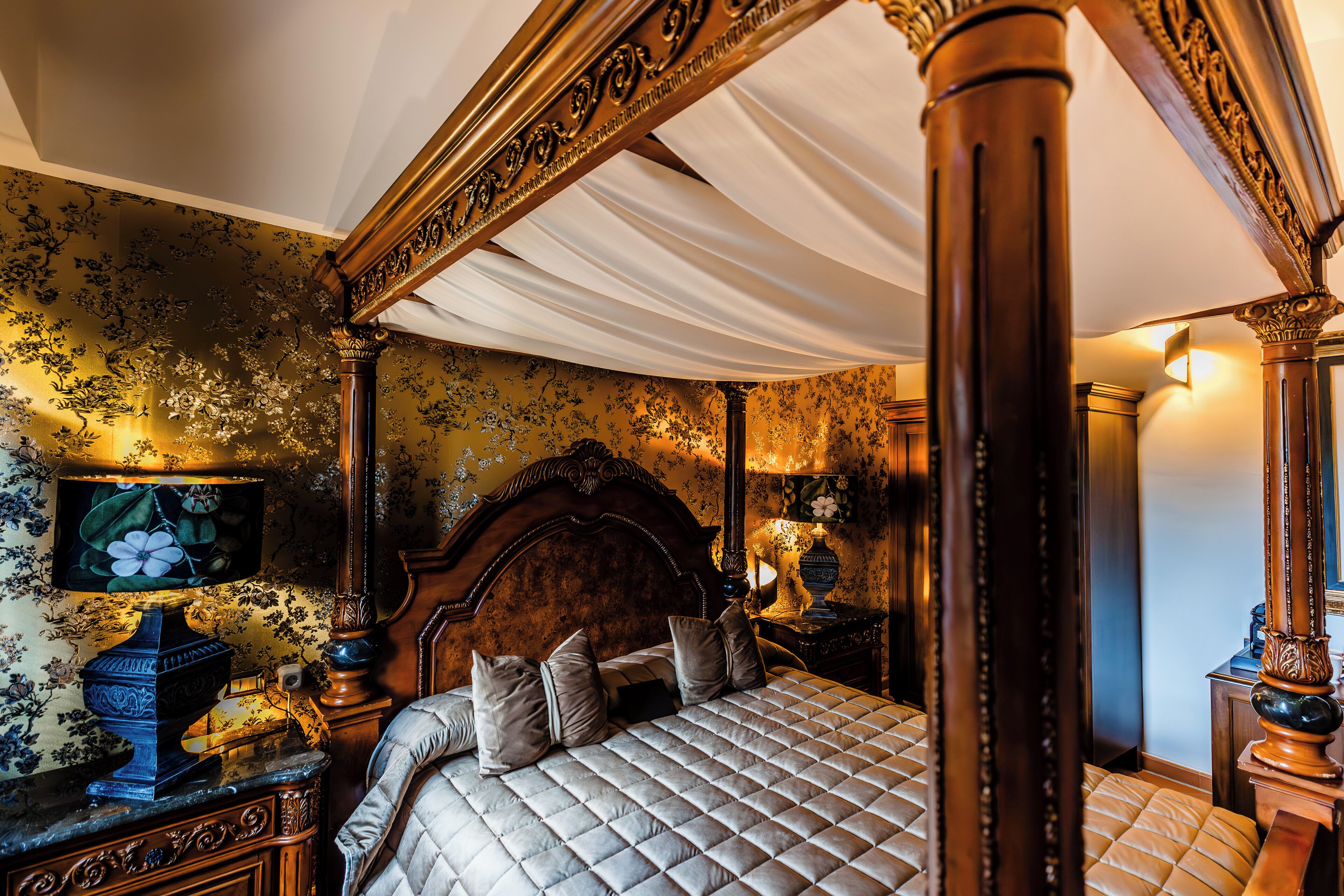 Deluxe Room | Egyptian cotton sheets, premium bedding, down duvets, memory-foam beds