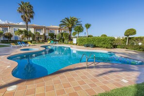 Piscine extérieure, piscine chauffée