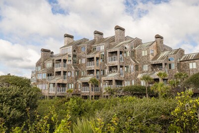 Oceanfront 3BR/3Bath Premier Penthouse in the heart of Kiawah