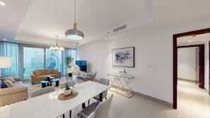 Family Apartment | In-room dining
