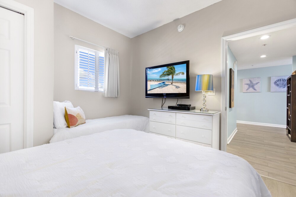 Sterling Reef 904 Oceanfront King BR/Beach Chairs/+Clean/Wifi Panama