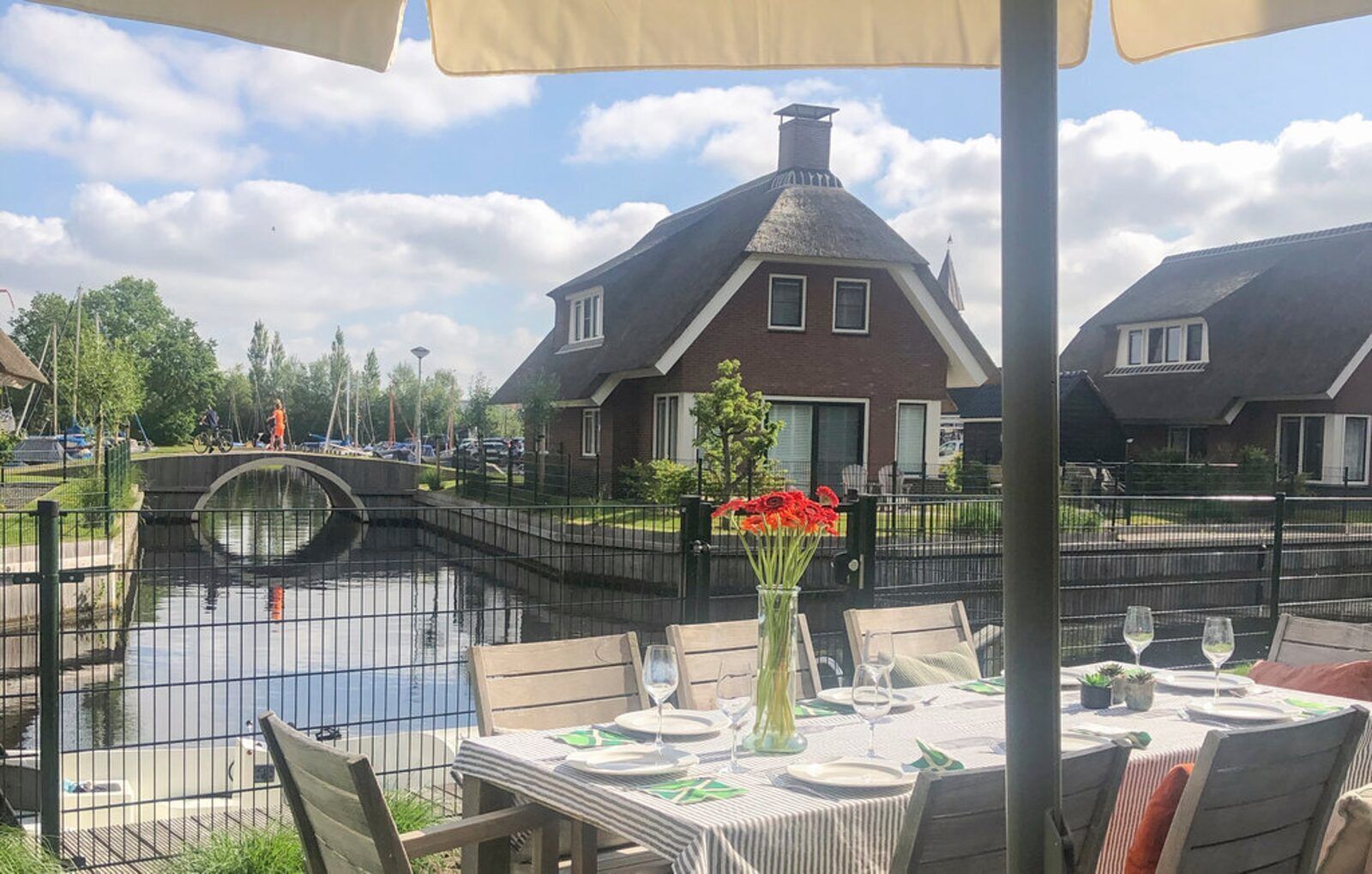 تناول الطعام بالخارج