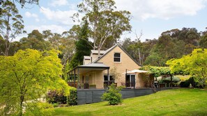 Exterior - Noonameena - Stunning Outdoor Entertaining! (Hepburn)