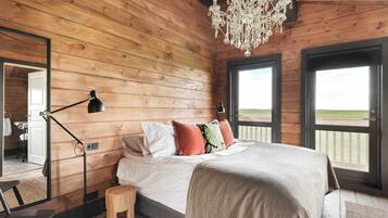 5 bedrooms, WiFi, bed sheets