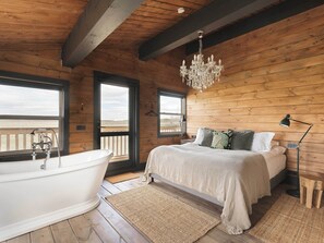 5 bedrooms, WiFi, bed sheets