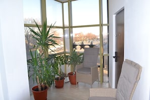 Basic Single Room, 1 Twin Bed, Refrigerator, City View (Single Room) | Minibar, individually decorated, individually furnished, desk - Live Tulcea (Tulcea)