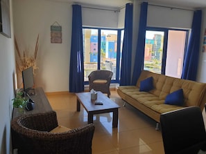 Fernseher, Stereoanlage