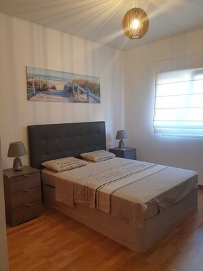 2 bedrooms, iron/ironing board, free WiFi, bed sheets