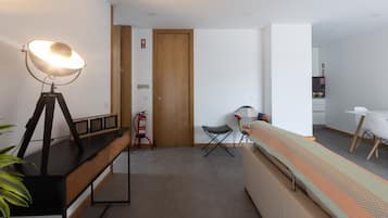 Casa da Albina | Vardagsrum | 32-tums smart-tv med kabelkanaler, tv och Netflix