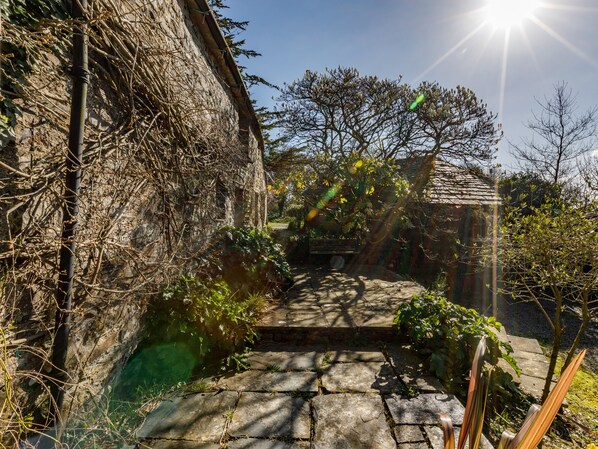 Cottage | Property grounds - Aaron's Cottage (Bodmin)