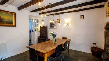 Cottage | Dining