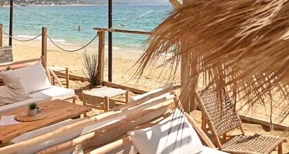 Beautiful studio with airco cabin 4pers view and sea front.
WIFI and Parking