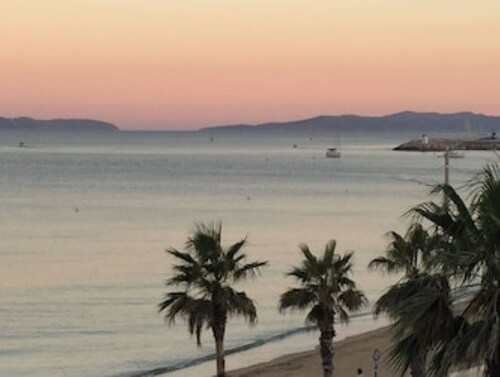 Magnifique Studio cabine 4pers CLIMatisation VUE mer, WIFI et Parking gratuit!