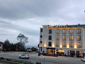 Exterior - The Marine Hotel  (Arsin)