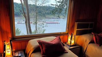 3 bedrooms, free WiFi, bed sheets