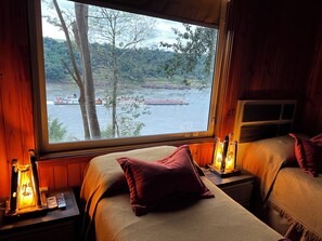 3 bedrooms, free WiFi, bed sheets