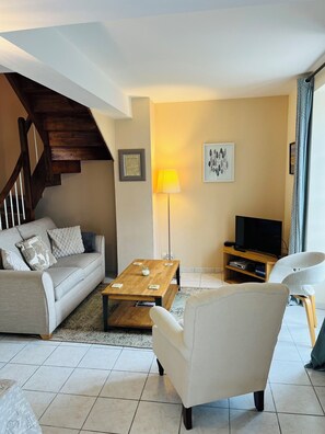 TV, DVD-spiller og bøker