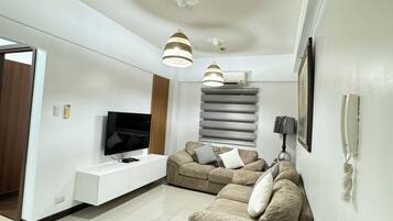 3 bedrooms, Select Comfort beds, soundproofing, iron/ironing board