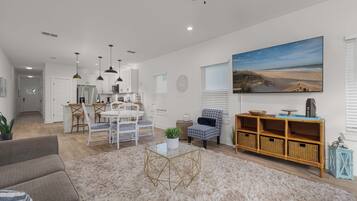 House, Multiple Beds, Patio, Garden View | Living area | 40-inch TV with digital channels