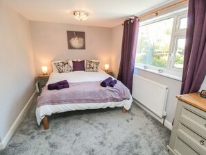 2 bedrooms, individually decorated, individually furnished, free WiFi - Appletree Cottage (Scarborough)