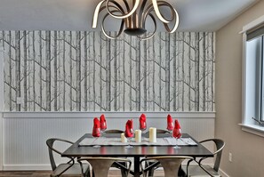 Condo, 1 Bedroom | Dining