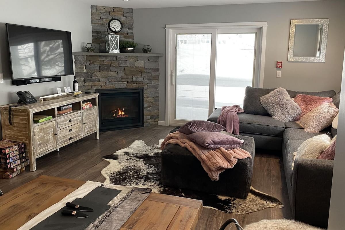 Condo, 1 Bedroom | Living area