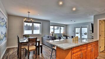 Condo, 1 Bedroom | Private kitchen | Fridge, oven, coffee/tea maker, toaster