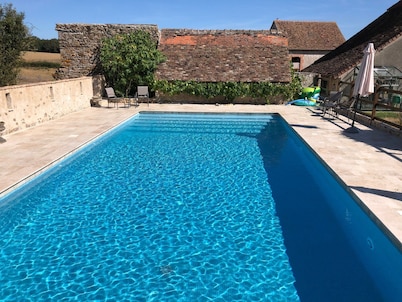 Romantic hideaway for 2 by a Medieval Chateau with pool
