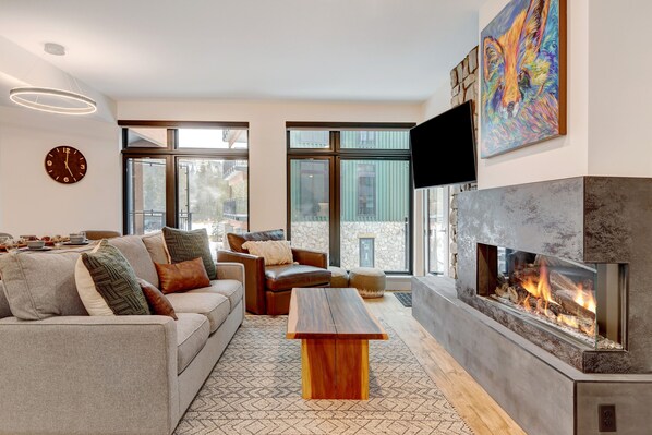 Condo, 2 Bedrooms | Interior