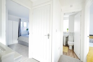 Bathroom - Fortified Three Bedroom Home Bristol (Bristol)