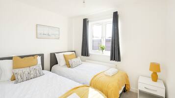 House | 3 bedrooms, premium bedding, blackout curtains, free WiFi