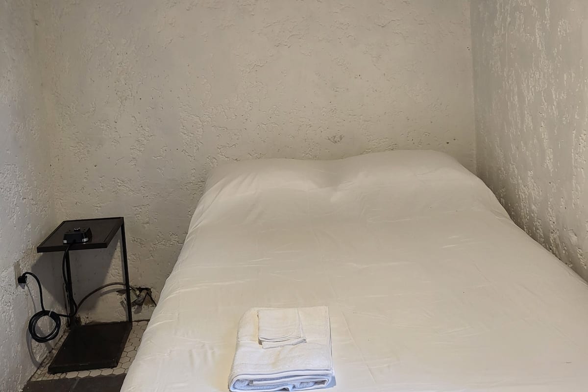 Peralatan tempat tidur hipoalergenik, ruang kerja komputer riba 