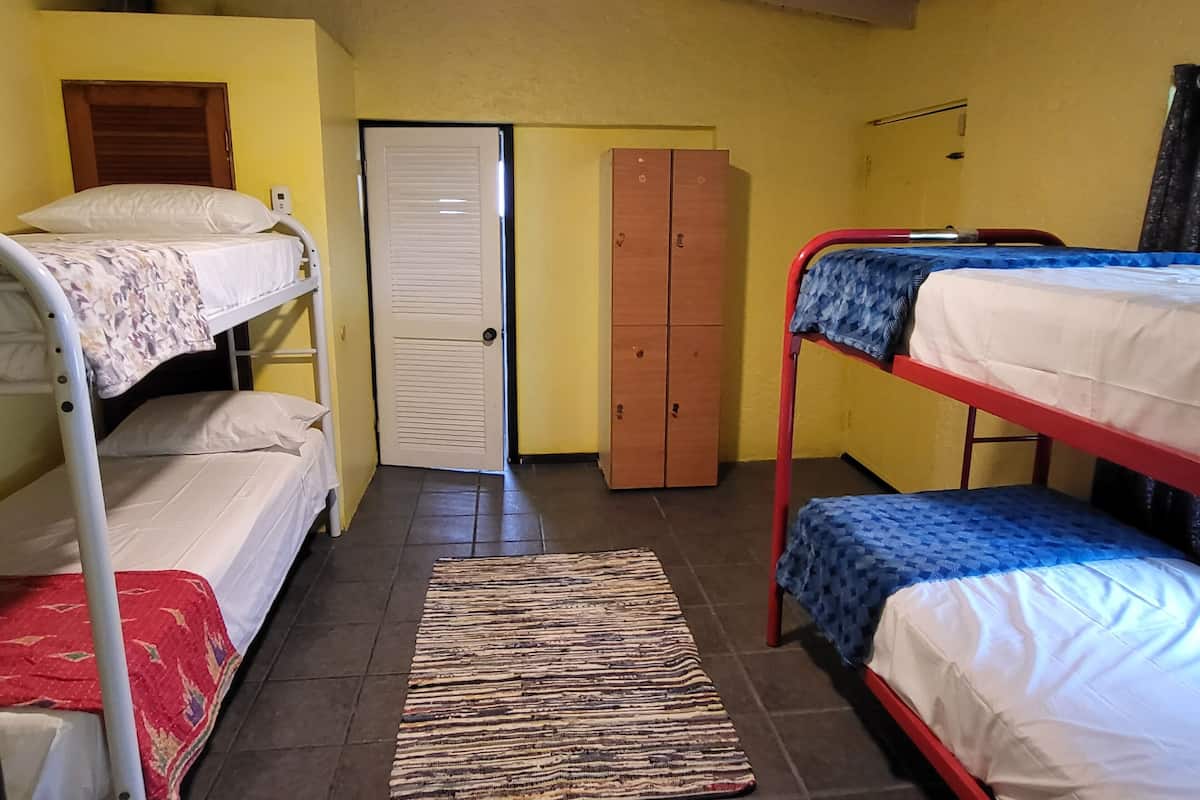Hypo-allergenic bedding, laptop workspace, free WiFi, bed sheets