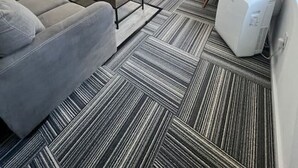 Smart TV, Netflix, streaming services, stereo - Beautiful Top Floor Loft in the heart of the City (Seattle)