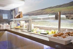 Tägliches Frühstücksbuffet gegen Gebühr