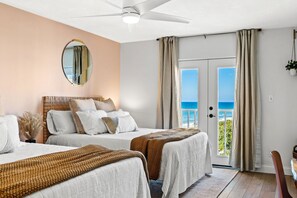 3 habitaciones, escritorio y tabla de planchar con plancha 