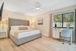 2 chambres, bureau, fer et planche à repasser, accès au Wi-Fi (inclus)