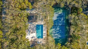 Outdoor pool, a heated pool