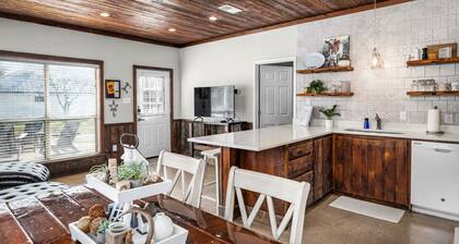 Riverwalk | Pet-Friendly | Fishing | Deck | Grill