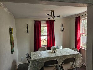 Dining - Private Single Level Standalone House large lot (Charlotte)