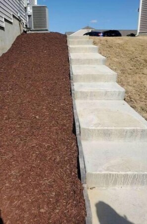 Property grounds - Entire Studio Apt + Patio + Lake View + Private (Charlotte)