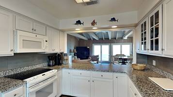 House (4 Bedrooms) | Property amenity