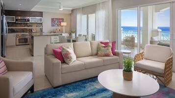 Luksuskattohuoneisto, 2 makuuhuonetta, valtameren rannalla | Oleskelualue | 32–tuumainen taulutelevisio, jossa kaapelikanavat